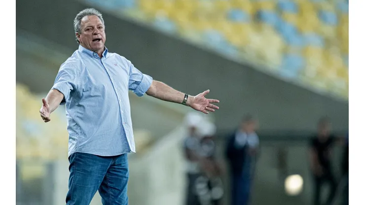 Jorge Rodrigues/AGIF/ Após flagra em balada, Abel Braga deixa atacante de fora do Fla-Flu e relacionados para o clássico tem novidades