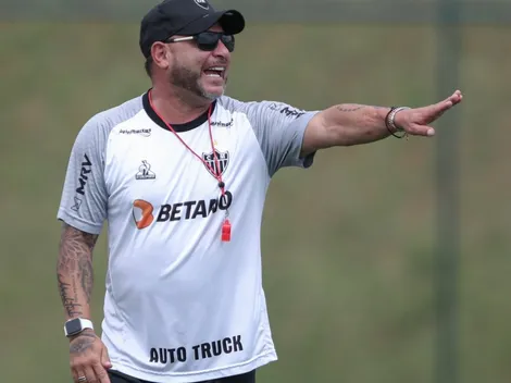 Com duas baixas e reforços, Mohamed quebra cabeça para escalar Atlético contra Patrocinense