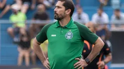 Foto: (Robson Mafra/AGIF) - Gustavo Morínigo explicou para a torcida porque optou por utilizar reservas no Coritiba neste sábado (5)