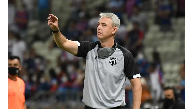 Foto: (Kely Pereira/AGIF) - Em coletiva pós-jogo, Tiago Nunes fez questão de exaltar o Ceará e aproveitou para 'cutucar' o Fortaleza