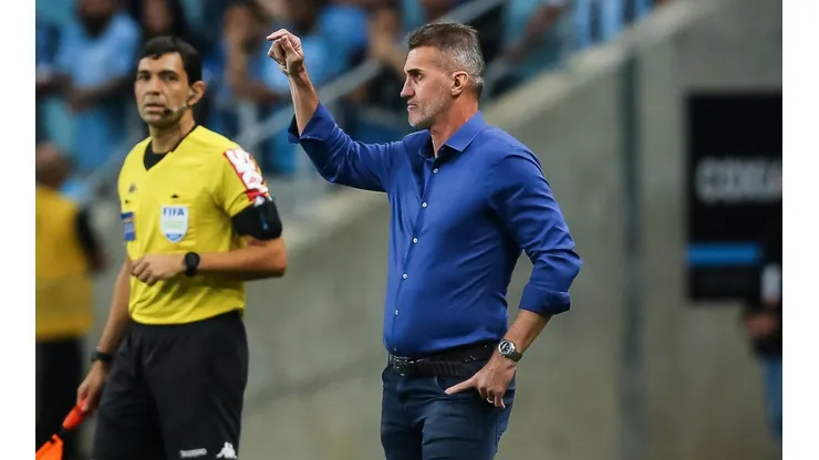 Vagner Mancini ficou encantado com futebol de jovem promessa gremista