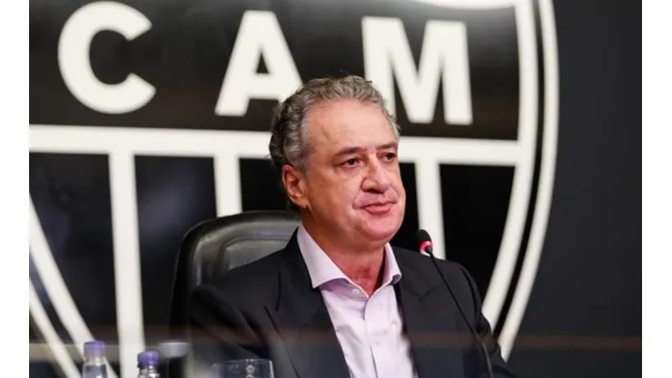 Sergio Coelho sela acordo com conhecido da torcida atleticana