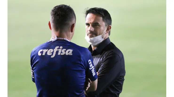 Foto: Fernando Moreno/AGIF | Rodrigo Caetano e o Galo demonstram tranquilidade com a negociação pelo jogador