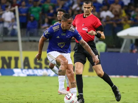 Edu celebra gol e vitória do Cruzeiro para cima da Caldense