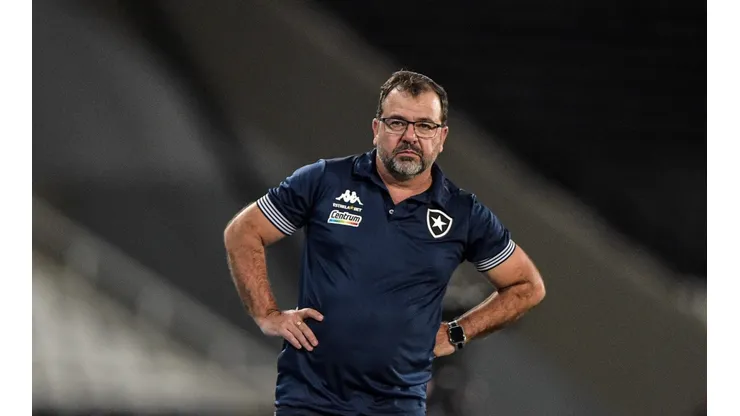 Foto: Thiago Ribeiro/AGIF - Enderson Moreira, treinador do Botafogo