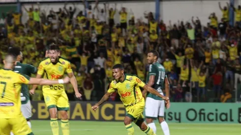 Foto: Marcos Freitas/Agência Mirassol FC. Negueba em comemoração do primeiro gol pelo Mirassol.