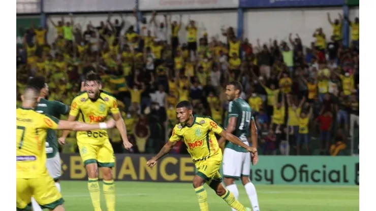 Foto: Marcos Freitas/Agência Mirassol FC. Negueba em comemoração do primeiro gol pelo Mirassol.