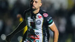 Foto: André Jonsson/OFEC. Paulo Sérgio comemora o gol em sua estreia na temporada pelo Operário-PR.