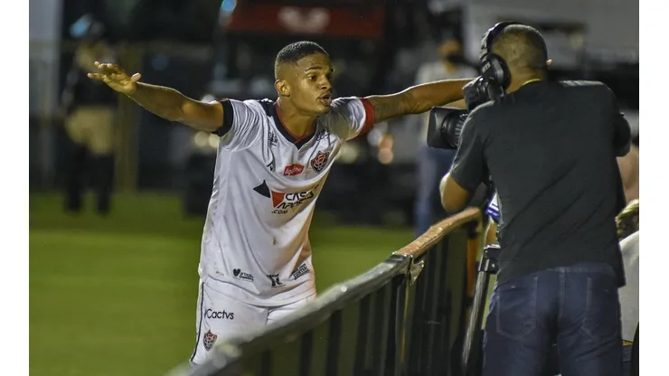 Foto: (Flickr Oficial Vitória/Pietro Carpi/Vitória) - David se despediu da torcida do Vitória nesta sexta (4)