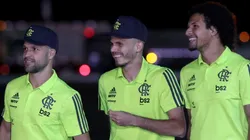 - Renê ao lado de Diego e Arão