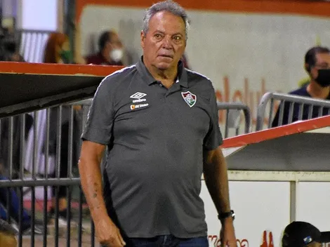 Abel responde críticas da torcida do Flu e explica "sumiço" de defensor