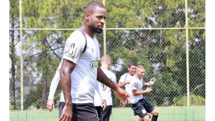 Dedé será desfalque por algumas semanas na Ponte Preta