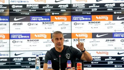 Foto: Rodrigo Coca/Ag. Corinthians | Timão busca substituto de Sylvinho no mercado da bola