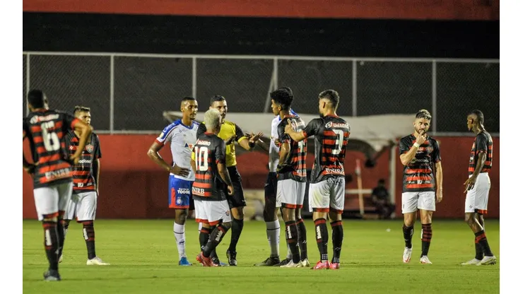 Foto: Jhony Pinho/AGIF - Primeiro Ba-Vi do ano terminou empatado em 1 a 1