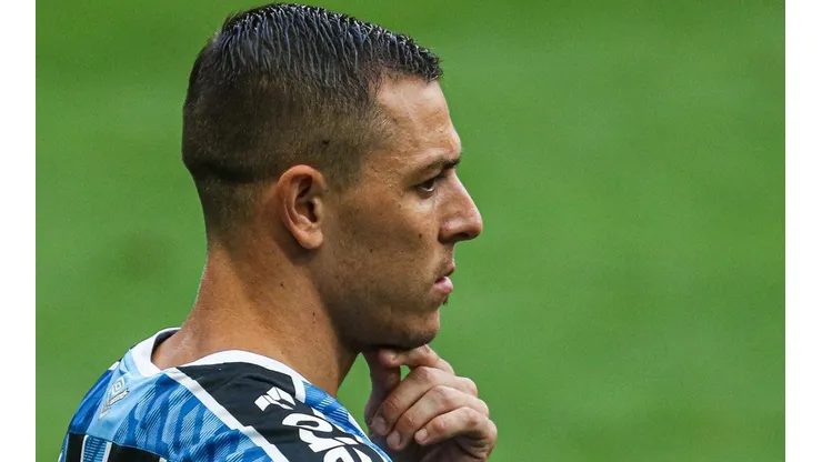 Foto: Fernando Alves/AGIF - Churín perdeu espaço no Grêmio, que busca contato por Renato Kayzer, do Athletico-PR