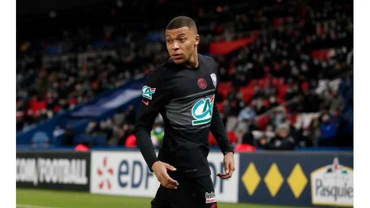 Foto: Catherine Steenkeste/Getty Images | Mbappé vira assunto em entrevista de Piqué, que tenta atravessar Real por Haaland