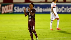 Thiago Calil/AGIF. Apesar do carinho e identificação com o Ferrinha, futuro de Mezenga ainda não é conclusivo.