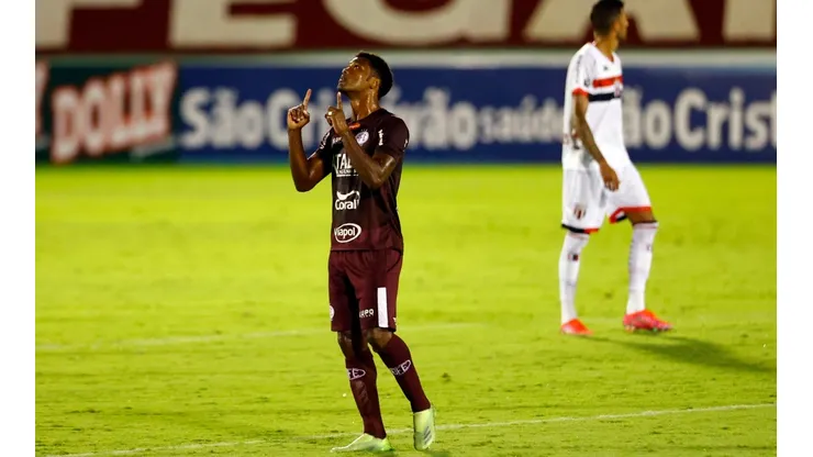 Thiago Calil/AGIF. Apesar do carinho e identificação com o Ferrinha, futuro de Mezenga ainda não é conclusivo.