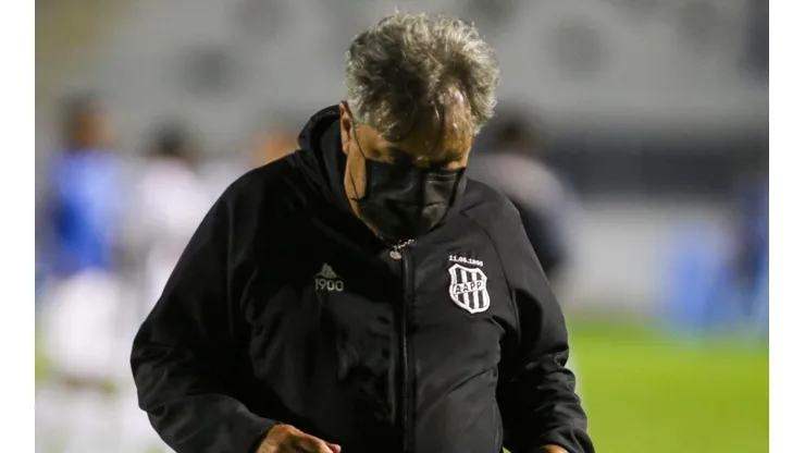 Foto: Rogério Capela/AGIF - Gilson Kleina, treinador da Ponte Preta