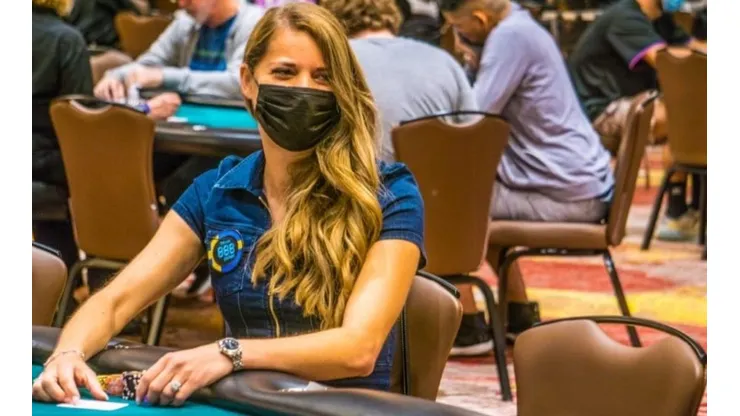 Sofia Lovgren é uma das melhores jogadoras da Suécia (Foto: Reprodução Facebook 888poker)