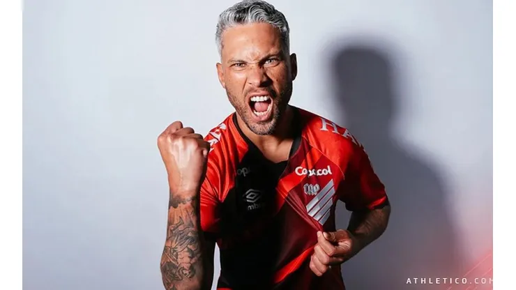 Foto: José Tramontin/athletico.com.br/Divulgação - Marlos: revelado no rival, sempre teve o sonho de defender o Furacão