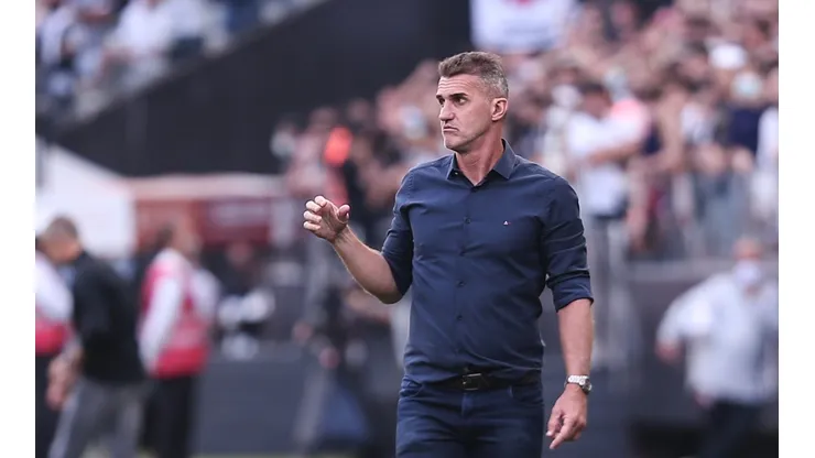 Foto: Ettore Chiereguini/AGIF | Vagner Mancini promove joia do Grêmio ao profissional e relaciona jovem pela 1ª vez