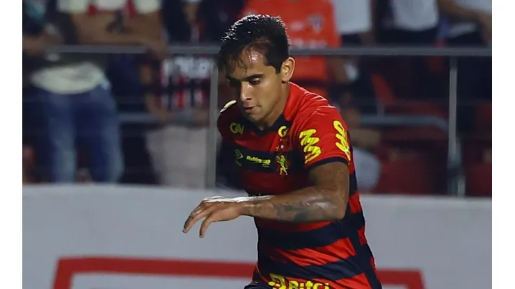 Foto: (Marcello Zambrana/AGIF) - Everton Felipe aceitou as críticas da torcida do Sport e quer usá-las para melhorar dentro de campo