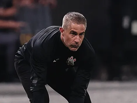 Sylvinho ganha reforço defensivo para temporada 2022; CONFIRA