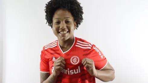 Capelinha com a camisa do Internacional (Foto: João Callegari/SC Internacional)