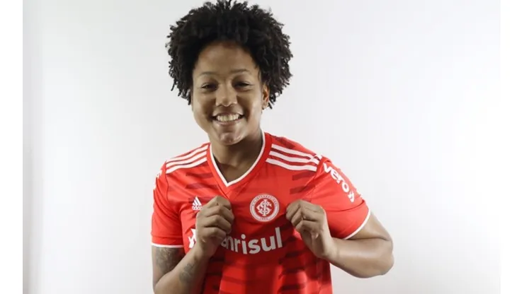 Capelinha com a camisa do Internacional (Foto: João Callegari/SC Internacional)
