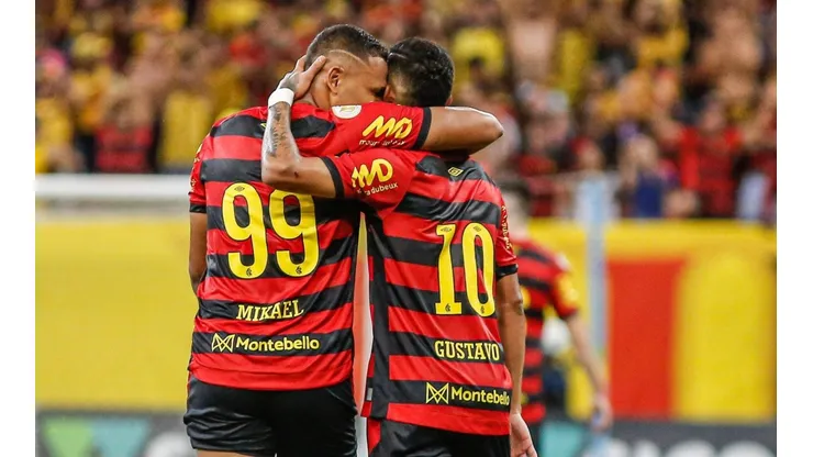 Foto: (Paulo Paiva/AGIF) - Nesta segunda (31), o Sport destrinchou as saídas de Gustavo e Mikael
