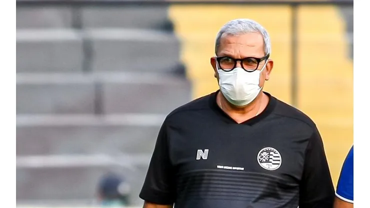 Foto: Fernando Torres/AGIF | Hélio dos Anjos disse estar contente com o desempenho das joias da base