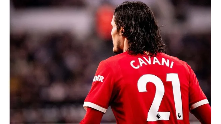 Ash Donelon/Manchester United via Getty Images/ Gigante sul-americano entra na briga por Cavani e prepara contrato de dois anos para o atacante