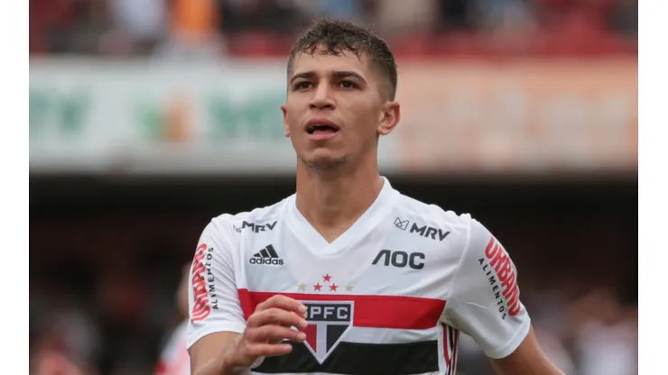 Vitor Bueno deixou o São Paulo em 2022 (Foto: Marcello Zambrana/AGIF)