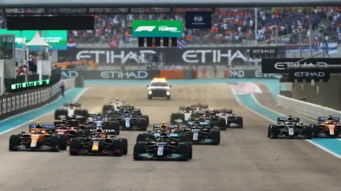 Peter Fox/Getty Images - Largada da úkltima corrida da temporada 2021