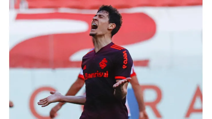 Foto: (Maxi Franzoi/AGIF) - Rodrigo Dourado, do Internacional, recebeu uma proposta do Damac FC, da Arábia Saudita