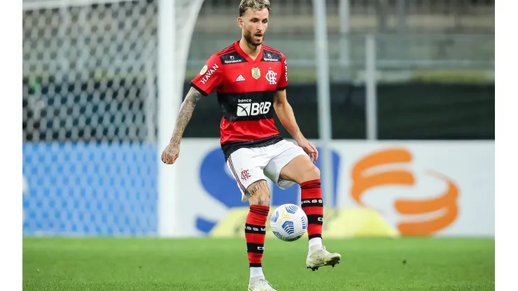 Foto: Pedro H. Tesch/AGIF | Léo Pereira tem bastidores expostos no Flamengo