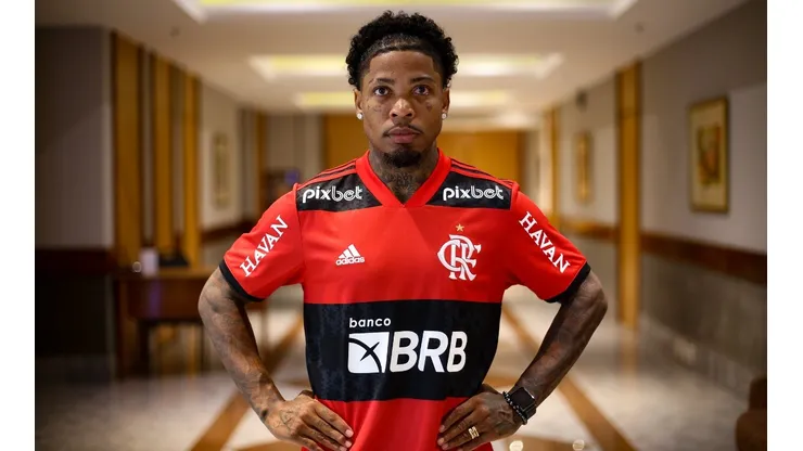 Marinho chega ao Flamengo após dois anos e meio no Santos
