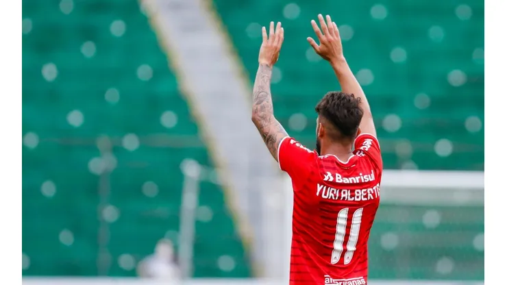 Foto: Luiz Erbes/AGIF - Yuri Alberto com a camisa do Internacional