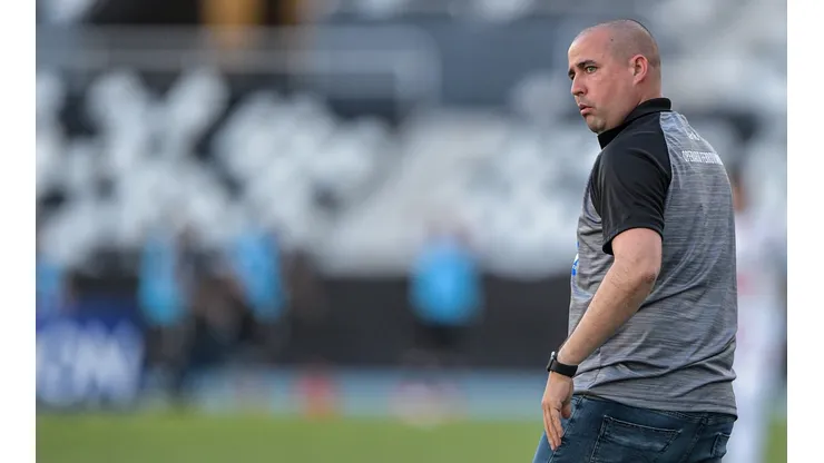 Thiago Ribeiro/AGIF - Ricardo Catalá, técnico do Operário-PR