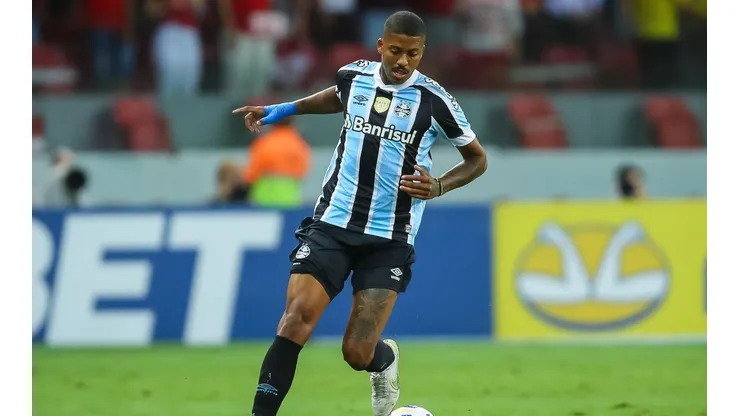 Foto: Pedro H. Tesch/AGIF - Jean Pyerre tem novo destino após ficar de fora do Grêmio