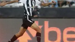 Juninho classifica estreia pelo Botafogo como "sonho", projeta mais oportunidades e enfatiza: "Honra"