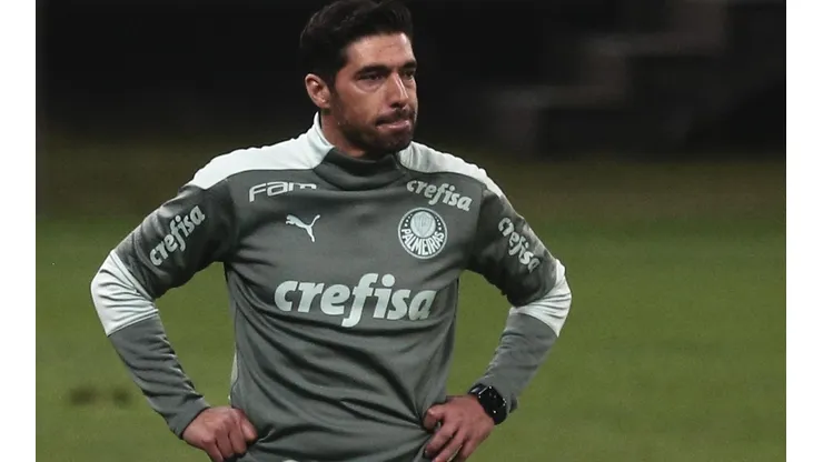 Foto: Ettore Chiereguini/AGIF | Abel avaliou que os mais jovens precisam se dedicar mais, buscar seriedade e menos brincadeira