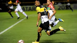 Foto: Caio Marcello/AGIF - Hélder vira desfalque para o Criciúma nos próximos três meses