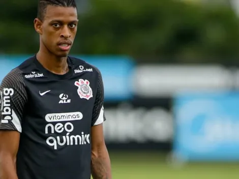 DESLIZE! Bambu comete 'gafe' em apresentação no Corinthians