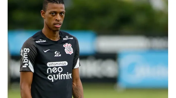Foto: Rodrigo Coca/Ag. Corinthians - Robson Bambu cometeu pequeno deslize em apresentação no Timão sobre 'passo atrás' na carreira