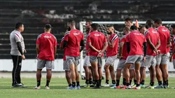 Rafael Melo/Santa Cruz - Leston Júnior e elenco do Santa Cruz