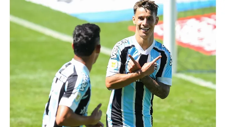 Foto: Pedro H. Tesch/AGIF - Ferreira: de contrato renovado e valorizado pelo Grêmio