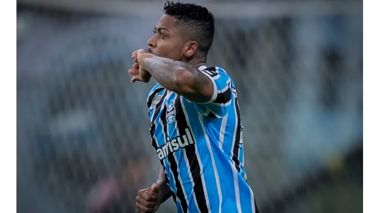 Foto: Liamara Polli/AGIF | Marinho está acertado com o Flamengo