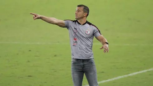 Foto: Guilherme Drovas/AGIF - Ranielle Ribeiro, treinador do Campinense